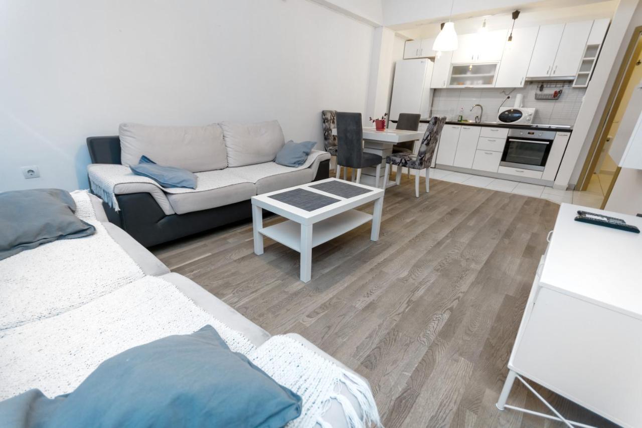 One Bedroom Apartment With Private Parking Skopje Bagian luar foto